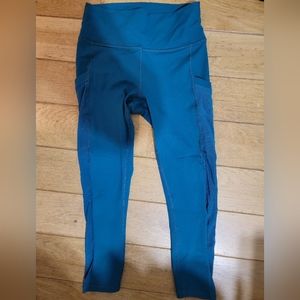 Fabletics Powerhold 7/8 leggings with pockets